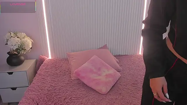 EmilyEvans7 online show from 03.05.26