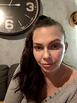 Snapshot of LEAsquirt91 chatting on 12.10.24 LEAsquirt91 online show from 12.10.24