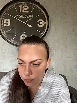 Snapshot of LEAsquirt91 chatting on 01.21.25 LEAsquirt91 online show from 01.21.25