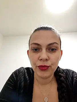 Snapshot of LEAsquirt91 chatting on 03.05.25 LEAsquirt91 online show from 03.05.25