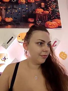 Snapshot of LEAsquirt91 chatting on 11.08.25 LEAsquirt91 online show from 11.08.25