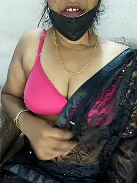 Snapshot of Malluivaniya chatting on 12.04.24 Malluivaniya online show from 12.04.24