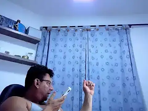 Snapshot of pedropicapi chatting on 03.13.25 pedropicapi online show from 03.13.25