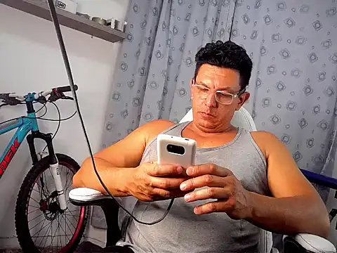 Snapshot of pedropicapi chatting on 10.01.25 pedropicapi online show from 10.01.25