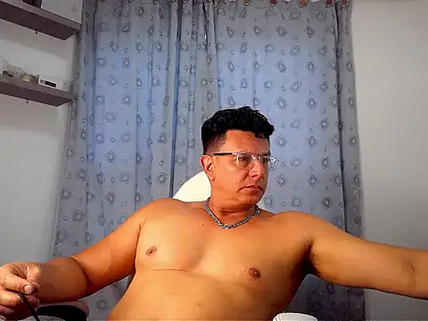 Snapshot of pedropicapi chatting on 11.16.25 pedropicapi online show from 11.16.25