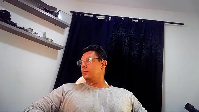 Snapshot of pedropicapi chatting on 04.28.26 pedropicapi online show from 04.28.26