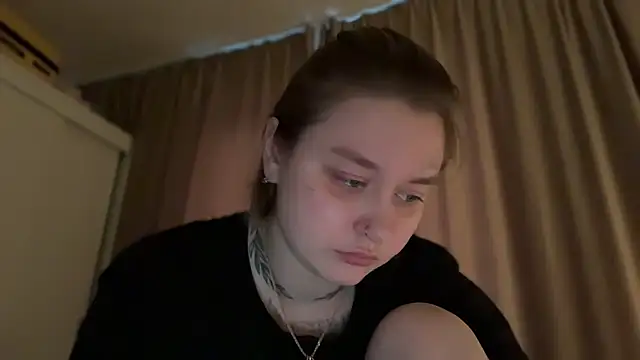 Snapshot of Isabel-Bailey chatting on 06.13.26 Isabel-Bailey online show from 06.13.26