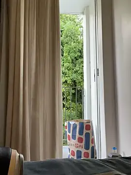 YesTheSexiest online show from 12.08.24