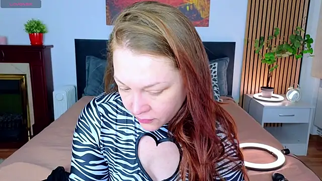 CutieGinger online show from 12.04.25