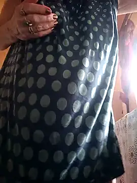 Lovely Lori online show from 09.29.25