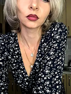 Snapshot of Kristina03 chatting on 11.25.25 Kristina03 online show from 11.25.25