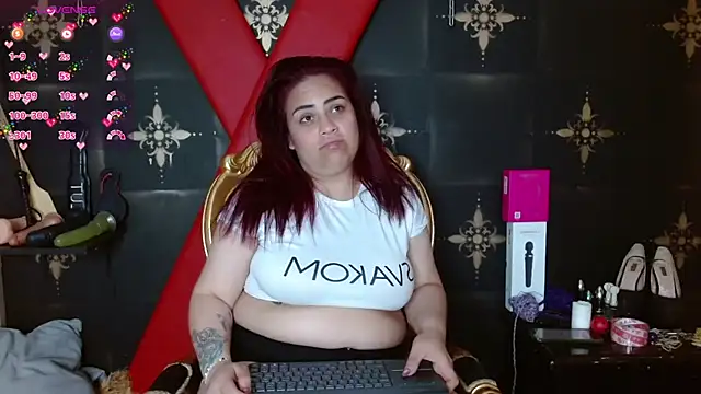 Snapshot of jolie_colette chatting on 02.13.26 jolie colette online show from 02.13.26