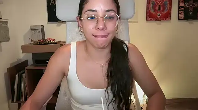 Snapshot of adriana__sosa_ chatting on 01.28.25 adriana sosa online show from 01.28.25