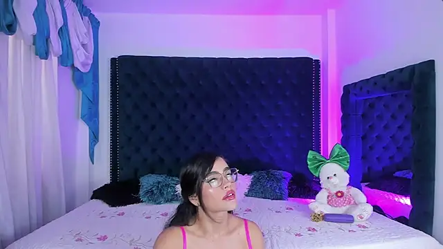 nikolsmithh online show from 12.16.25