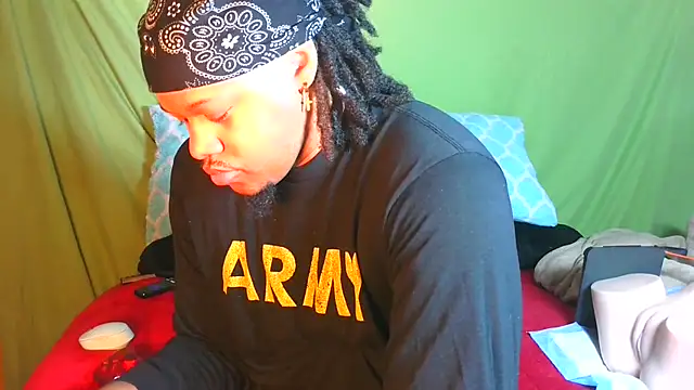 Carolinayoungin online show from 10.21.25