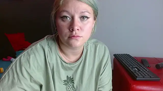 Snapshot of miley_jensen chatting on 02.28.25 miley jensen online show from 02.28.25