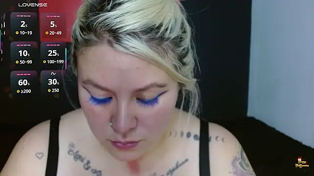 Snapshot of miley_jensen chatting on 10.24.25 miley jensen online show from 10.24.25