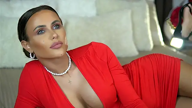 Snapshot of AnaisBellas chatting on 12.19.24 AnaisBellas online show from 12.19.24