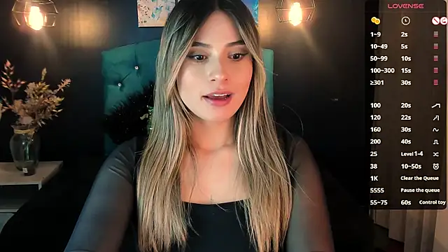 Snapshot of KiaraCarter chatting on 12.04.24 KiaraCarter online show from 12.04.24