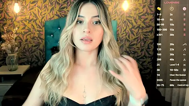 Snapshot of KiaraCarter chatting on 02.03.25 KiaraCarter online show from 02.03.25