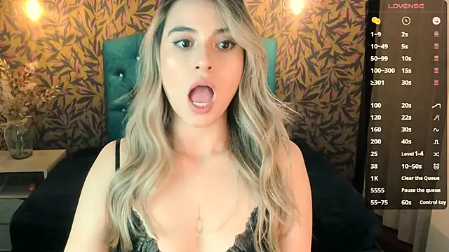 Snapshot of KiaraCarter chatting on 03.11.25 KiaraCarter online show from 03.11.25