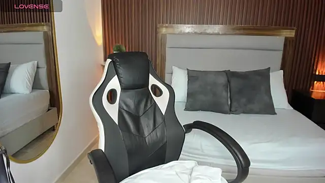 emily villamil online show from 12.21.24