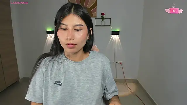 emily villamil online show from 10.06.25