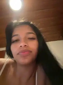 Snapshot of AgathaGeorgiou chatting on 01.17.25 AgathaGeorgiou online show from 01.17.25