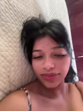 Snapshot of AgathaGeorgiou chatting on 01.20.25 AgathaGeorgiou online show from 01.20.25