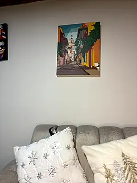 Snapshot of AgathaGeorgiou chatting on 10.11.25 AgathaGeorgiou online show from 10.11.25