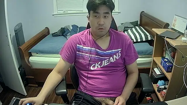 Snapshot of Koreanboy171 chatting on 02.26.26 Koreanboy171 online show from 02.26.26