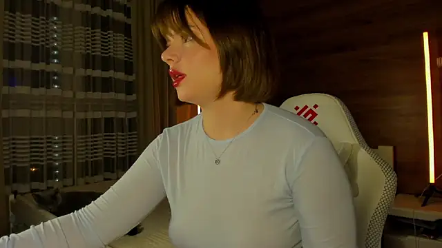 Elizabeth Hottie  online show from 05.18.26