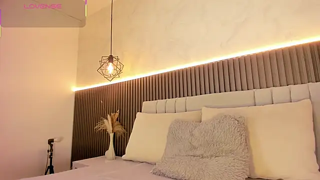 SHANONCLARK online show from 10.06.25