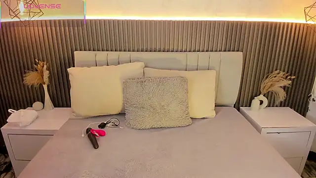 SHANONCLARK online show from 10.11.25