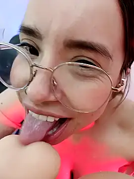 Snapshot of valentina_swallow chatting on 12.11.24 valentina swallow online show from 12.11.24