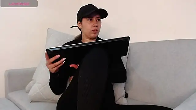 Snapshot of marthina_thompsson chatting on 09.29.25 marthina thompsson online show from 09.29.25