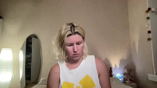 Snapshot of moonamii chatting on 12.23.24 moonamii online show from 12.23.24