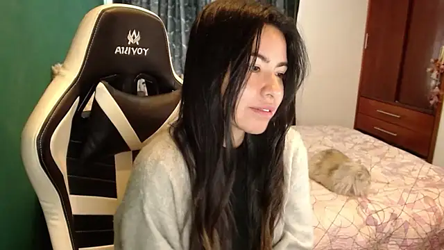 Snapshot of alice_middlee chatting on 07.21.26 alice middlee online show from 07.21.26