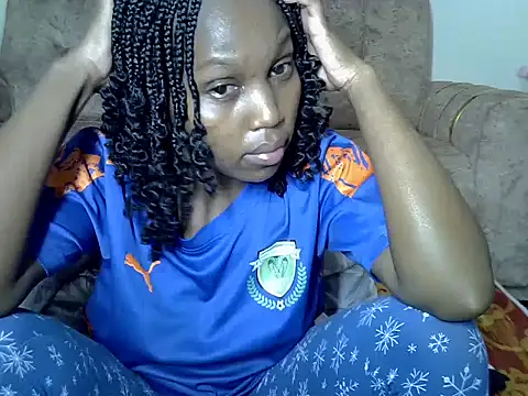 Snapshot of AurelAda chatting on 11.01.25 AurelAda online show from 11.01.25