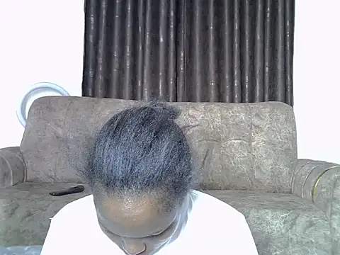 AurelAda online show from 12.04.25