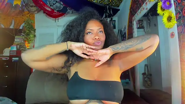 Snapshot of ElizaGrey_ chatting on 12.17.24 ElizaGrey online show from 12.17.24