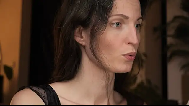 Snapshot of yulladao chatting on 10.04.25 yulladao online show from 10.04.25