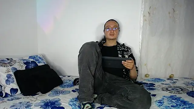 monkeywillwhite online show from 03.06.26