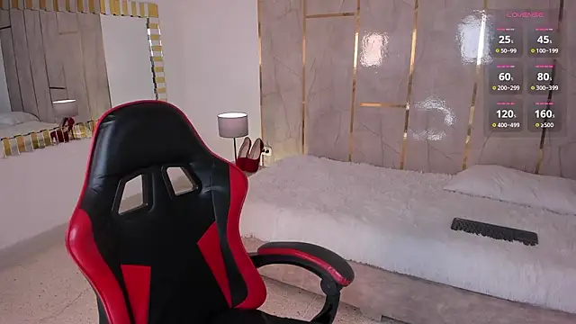 Jiggly   online show from 03.14.26