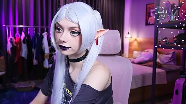 HolliWould  online show from 02.26.26