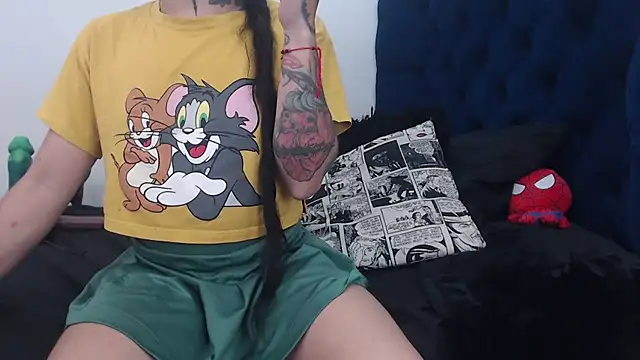 Snapshot of queenofwetqueens chatting on 12.17.24 queenofwetqueens online show from 12.17.24