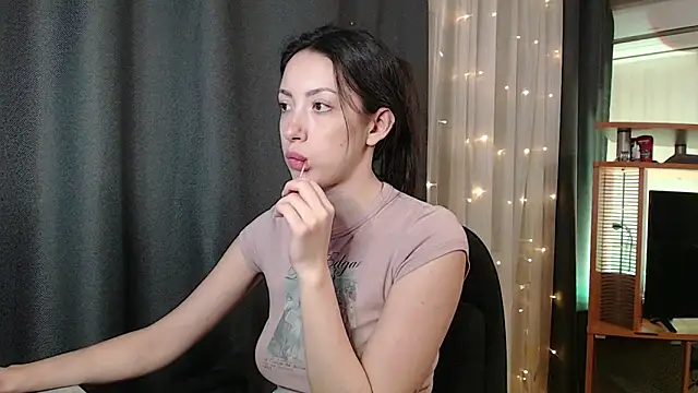 Snapshot of coca_cola1 chatting on 01.04.25 coca cola1 online show from 01.04.25