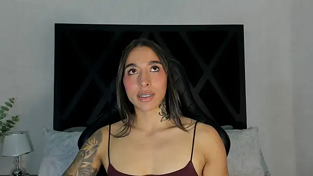 Snapshot of KAYLA_BATISTA chatting on 06.14.26 KAYLA BATISTA online show from 06.14.26