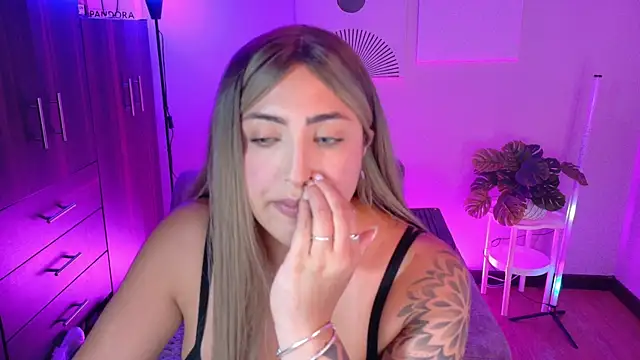 Snapshot of a_belladanger chatting on 04.16.26 a belladanger online show from 04.16.26