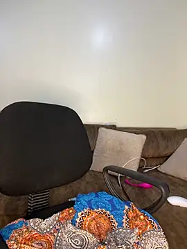 Snapshot of sweetestval chatting on 03.13.25 sweetestval online show from 03.13.25